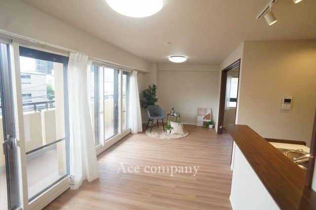 【居間・リビング】の画像