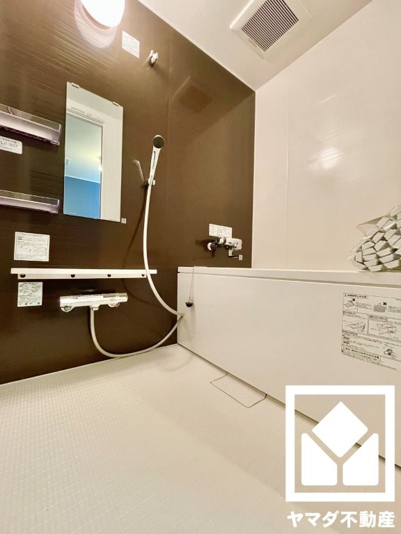 桂川ハイツ5号館のエントランス