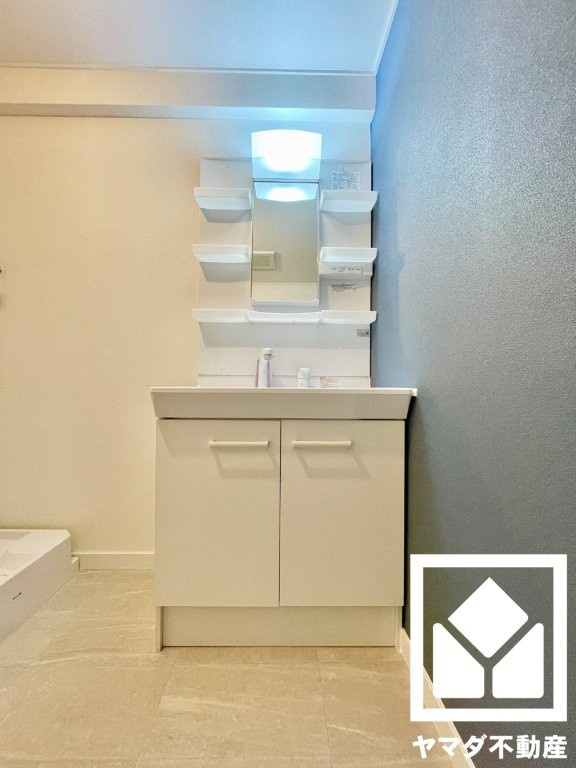 桂川ハイツ5号館のエントランス