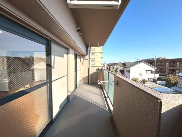 ジーオー尾西のバルコニー