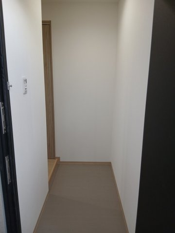 Pine ResidenceⅢ　の玄関|１２月２日撮影