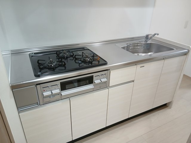 Pine ResidenceⅢ　のキッチン|１２月２日撮影