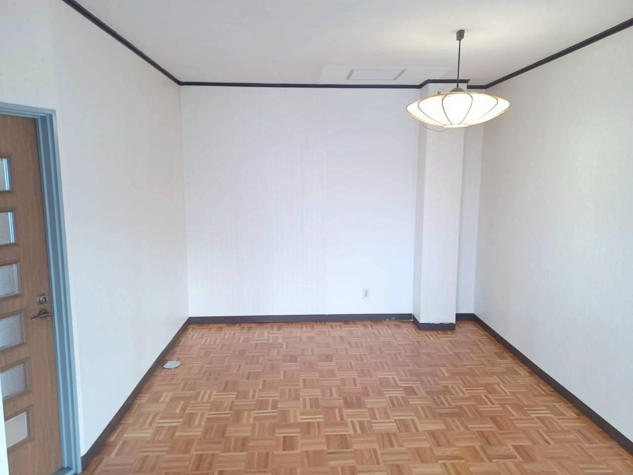 岡部ビル3F・4F貸家の居間・リビング