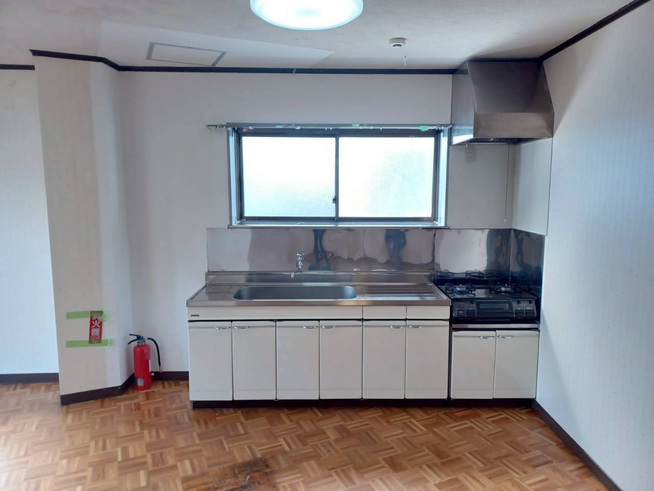 岡部ビル3F・4F貸家のキッチン