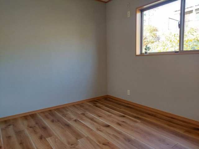 宝塚市宝梅3丁目一戸建の洋室|2階洋室北側約6帖