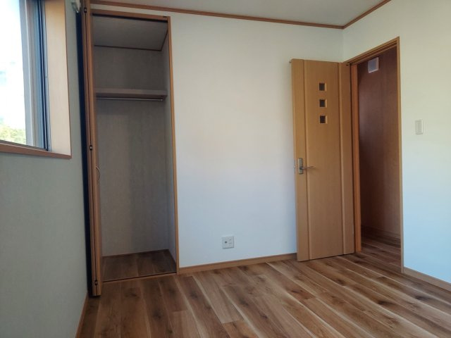 宝塚市宝梅3丁目一戸建の洋室|2階洋室北側約6帖