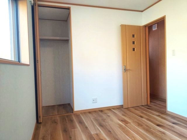 宝塚市宝梅3丁目一戸建の洋室|2階洋室北側約6帖