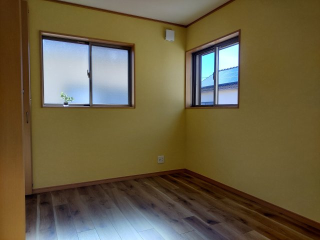 宝塚市宝梅3丁目一戸建の洋室|2階洋室南側約6帖