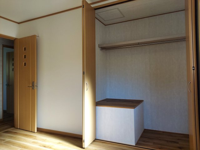 宝塚市宝梅3丁目一戸建の洋室|2階洋室南側約6帖