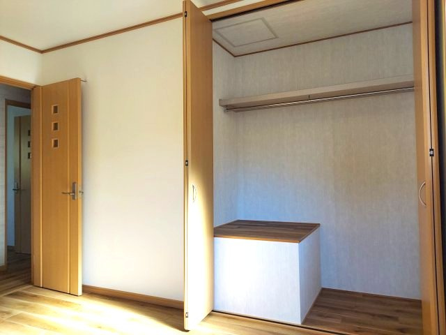 宝塚市宝梅3丁目一戸建の洋室|2階洋室南側約6帖