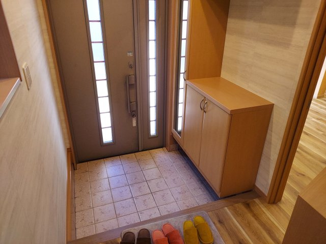 宝塚市宝梅3丁目一戸建の玄関