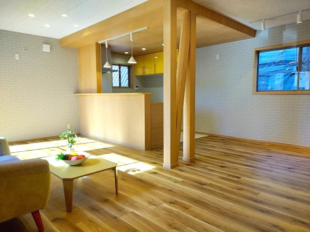 宝塚市宝梅3丁目一戸建の居間・リビング