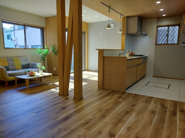 宝塚市宝梅3丁目一戸建の居間・リビング