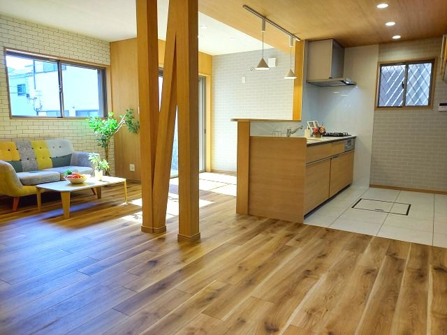 宝塚市宝梅3丁目一戸建の居間・リビング