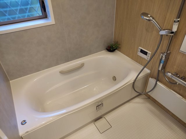 宝塚市宝梅3丁目一戸建の浴室|浴室乾燥機付き