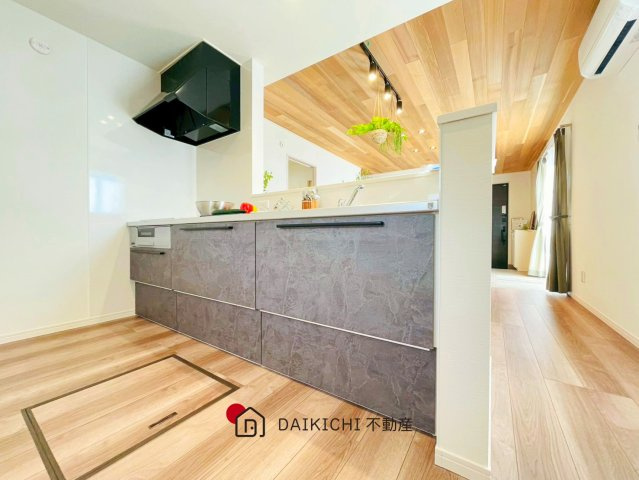【キッチン】 | ワイウッドコート羽生市須影第1期　新築戸建　全5棟　2号棟