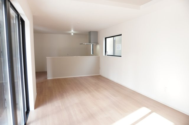 越谷市赤山町２丁目 新築分譲住宅 の居間・リビング