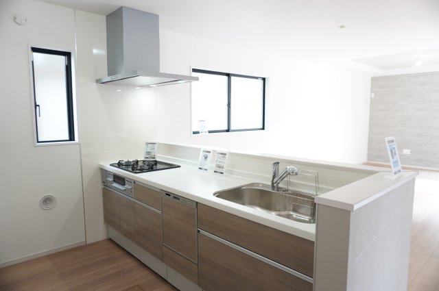 越谷市赤山町２丁目 新築分譲住宅 のキッチン