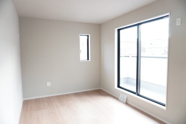 越谷市赤山町２丁目 新築分譲住宅 の洋室