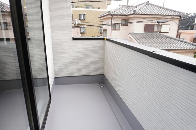 越谷市赤山町２丁目 新築分譲住宅 のバルコニー