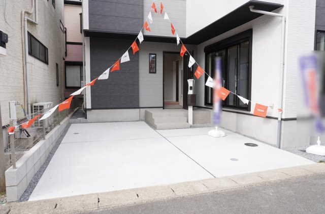 越谷市赤山町２丁目 新築分譲住宅 の駐車場