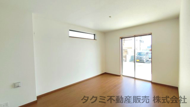 神戸市垂水区千鳥が丘　新築戸建ての居間・リビング