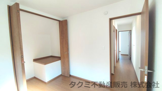 神戸市垂水区千鳥が丘　新築戸建ての洋室