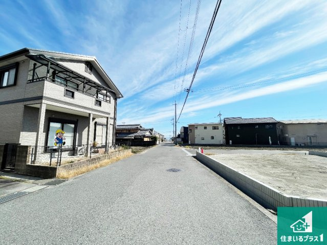 大津市下阪本　第4期　新築一戸建ての前面道路含む現地写真|周辺は落ち着いた街並みの住宅地！子育てがしやすい住環境です！まだ未完成ですが、現地でしかわからない事もございます。是非一度ご覧ください。
