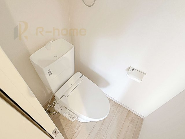 ひたちなか市足崎1期　新築戸建て　4号棟のトイレ|温水洗浄便座付きのトイレ。