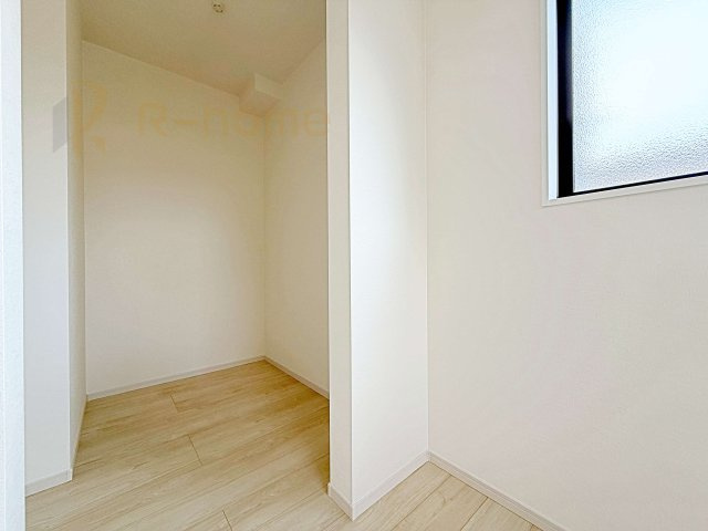 ひたちなか市足崎1期　新築戸建て　4号棟の収納|人気のウォークインクローゼット！アウター類はもちろん、季節ものや寝具も収納できます！