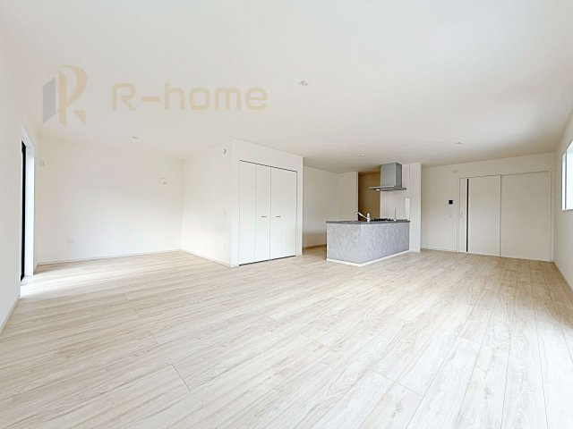 ひたちなか市足崎1期　新築戸建て　4号棟の外観|広々としたLDK♪充分な広さがあり、ご家族でインテリアのレイアウトを考えるのも楽しみですね！