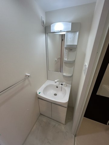 大阪市淀川区塚本５丁目の賃貸マンションの独立洗面台