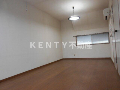 【居間・リビング】 | アザレアハイツ | こちらの居間で趣味の時間をお楽しみください