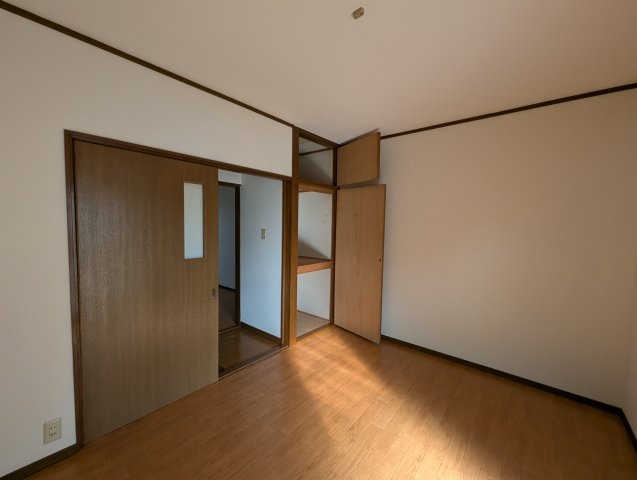 久代コートの洋室