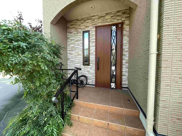 柏市花野井　中古戸建の玄関