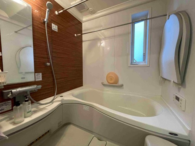 柏市花野井　中古戸建の浴室|サウナ・スピーカー付