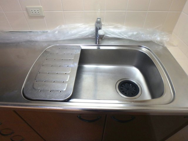 甲東園パークマンションのキッチン|コンパクトなキッチンで掃除もラクラク