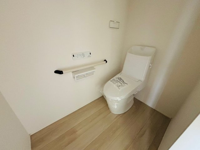 八街に１期　新築戸建て　１号棟のトイレ