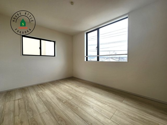 福岡市西区横浜1丁目第5-3棟（2号棟）　の内観：施工例|採光良好な洋室は全居室、複層ガラスの遮熱効果と断熱効果で、一年中快適に過ごせます。