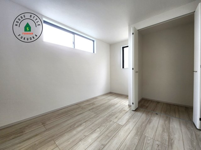 福岡市西区横浜1丁目第5-3棟（2号棟）　の内観：施工例|穏やかな光が差し込む室内には、穏やかな時間が流れます。