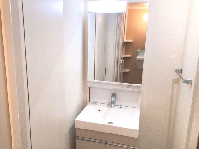 フジパレス吹田Ⅰ番館の独立洗面台