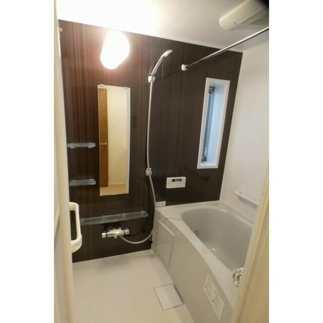 レジデンス西尾久の浴室