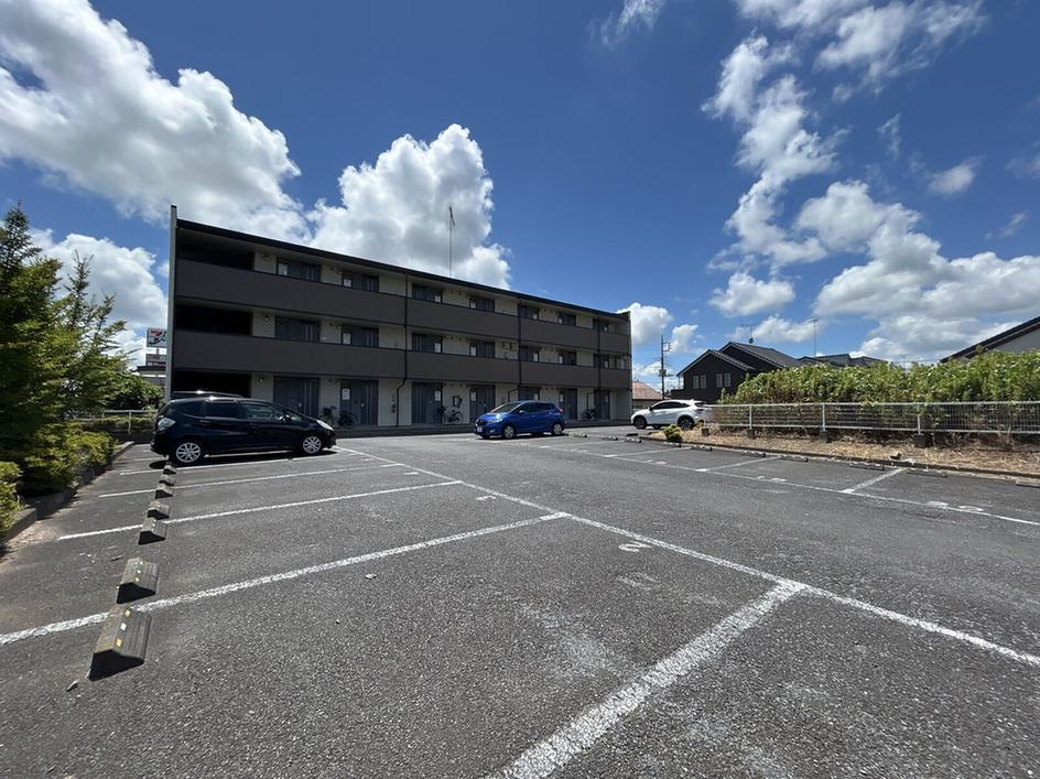 レオパレスひたち野の駐車場|画像7