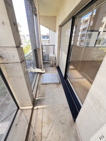 大阪市城東区中央２丁目の賃貸マンションのバルコニー