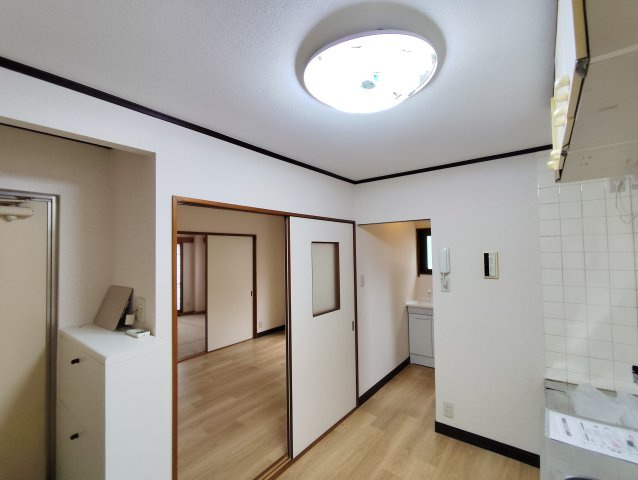 しゅんせいハイツ3の居間・リビング