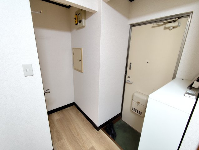 しゅんせいハイツ3の玄関