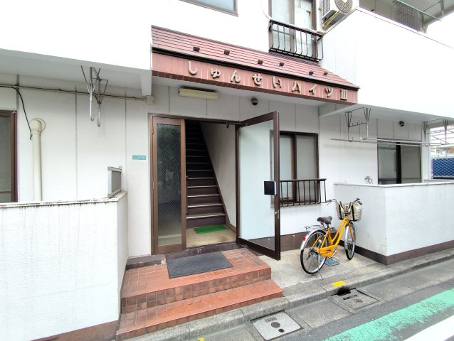 しゅんせいハイツ3のエントランス