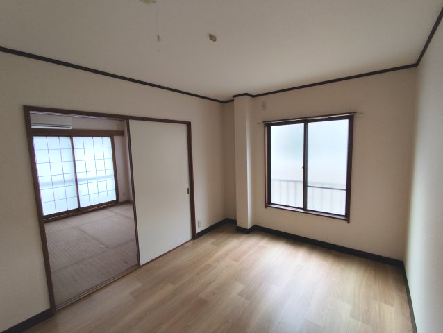 しゅんせいハイツ3の洋室