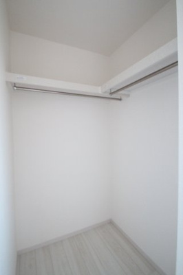 【収納】 | リーブルファイン茂呂１４号棟 | 子供部屋にあるウォークインクローゼット