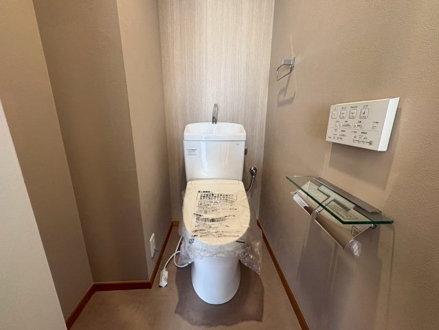 小曽根町4-5-15 戸建のトイレ